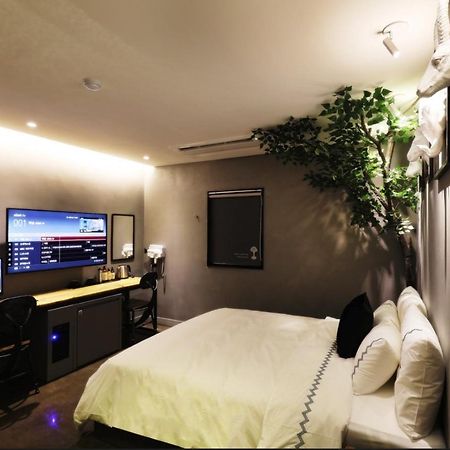 Mari Hotel Чхонджу Екстер'єр фото